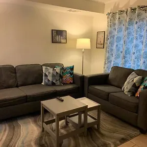 6, Sleep 3, Walk To Attractions In Uptown Apartment
