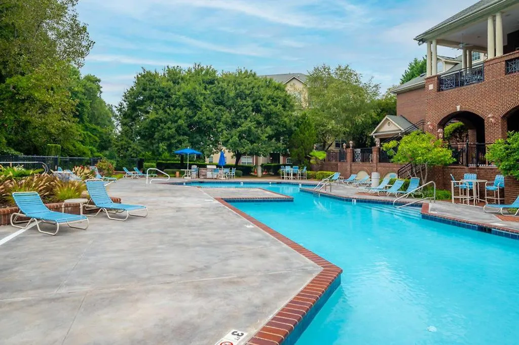 Designed 2Br With Gym And Balcony Apartment Charlotte